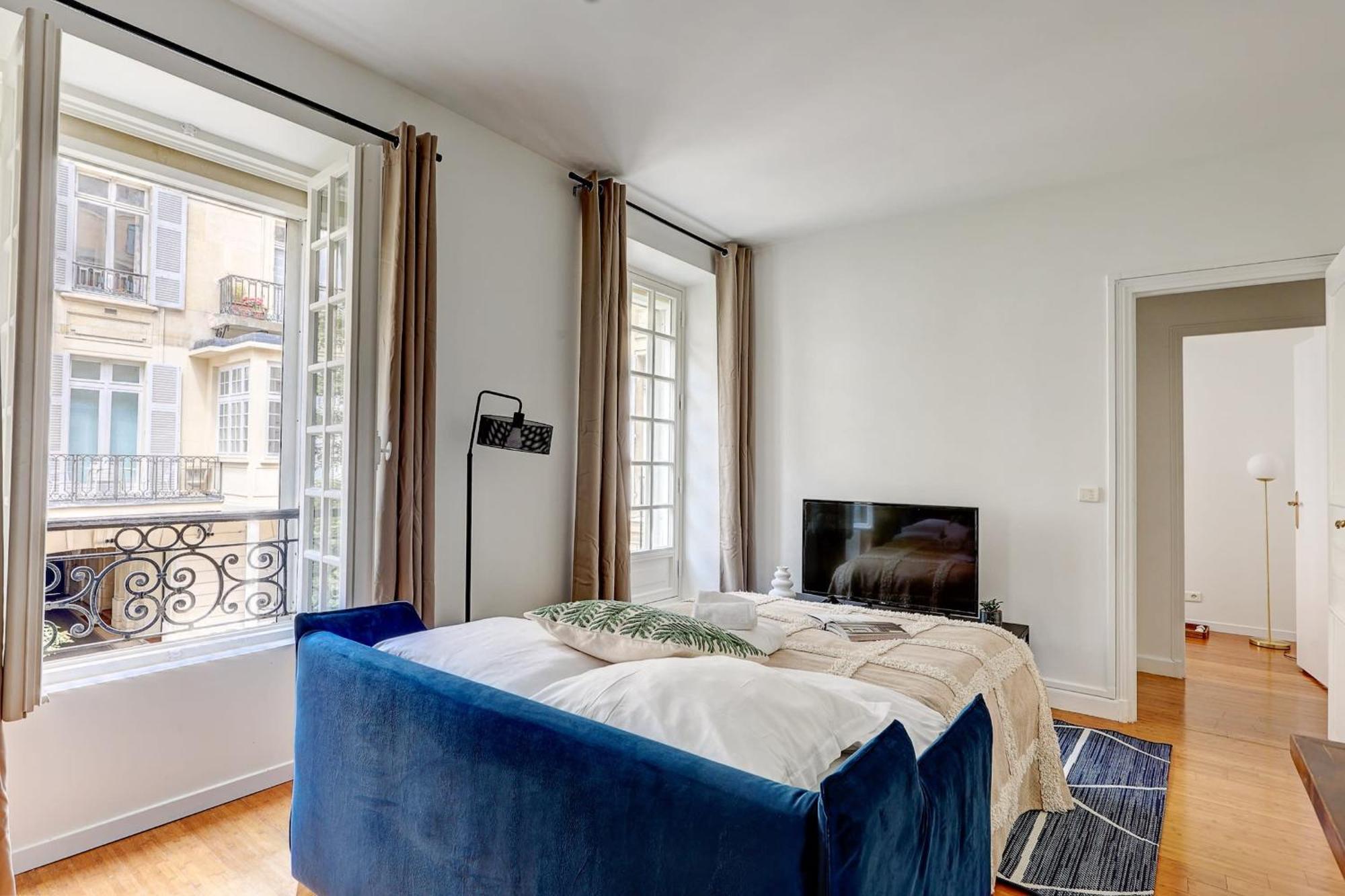 Champs-Elysees - 2Br With Balcony - Cityapartmentstay パリ エクステリア 写真