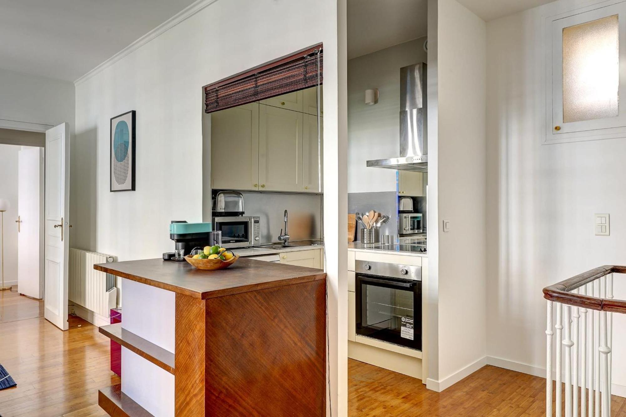 Champs-Elysees - 2Br With Balcony - Cityapartmentstay パリ エクステリア 写真