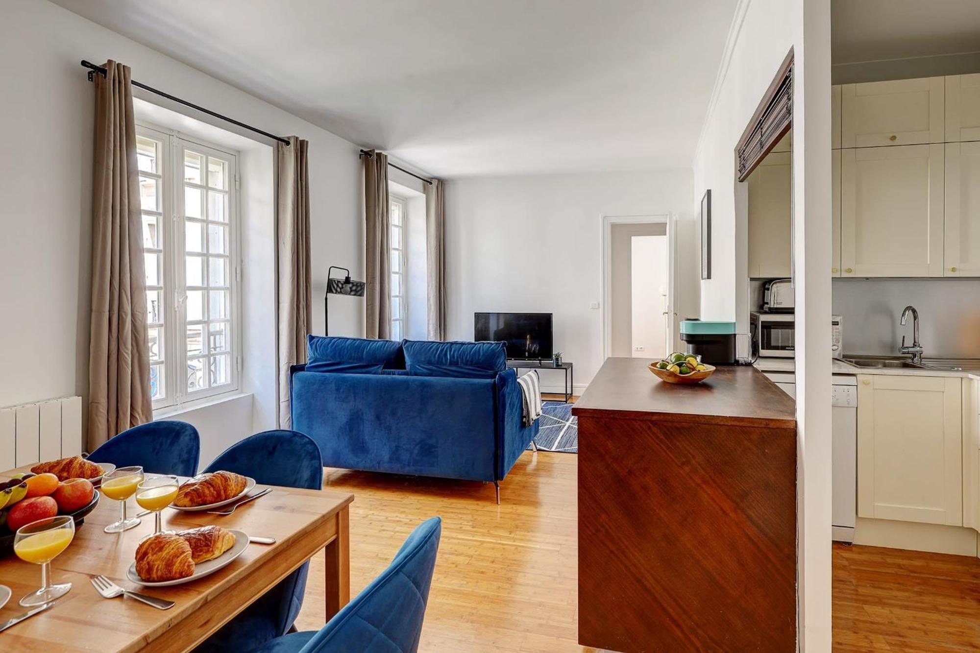 Champs-Elysees - 2Br With Balcony - Cityapartmentstay パリ エクステリア 写真