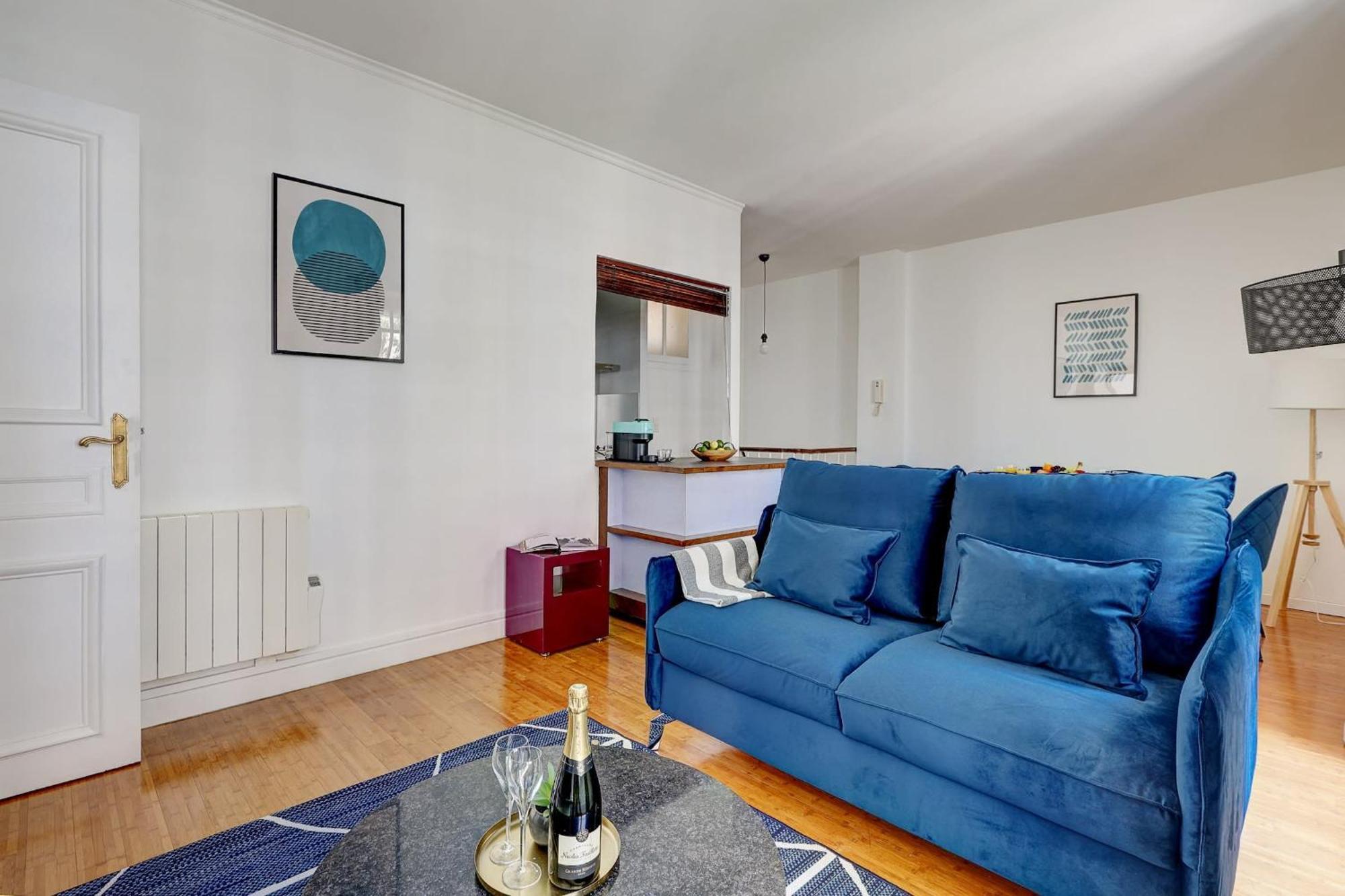 Champs-Elysees - 2Br With Balcony - Cityapartmentstay パリ エクステリア 写真