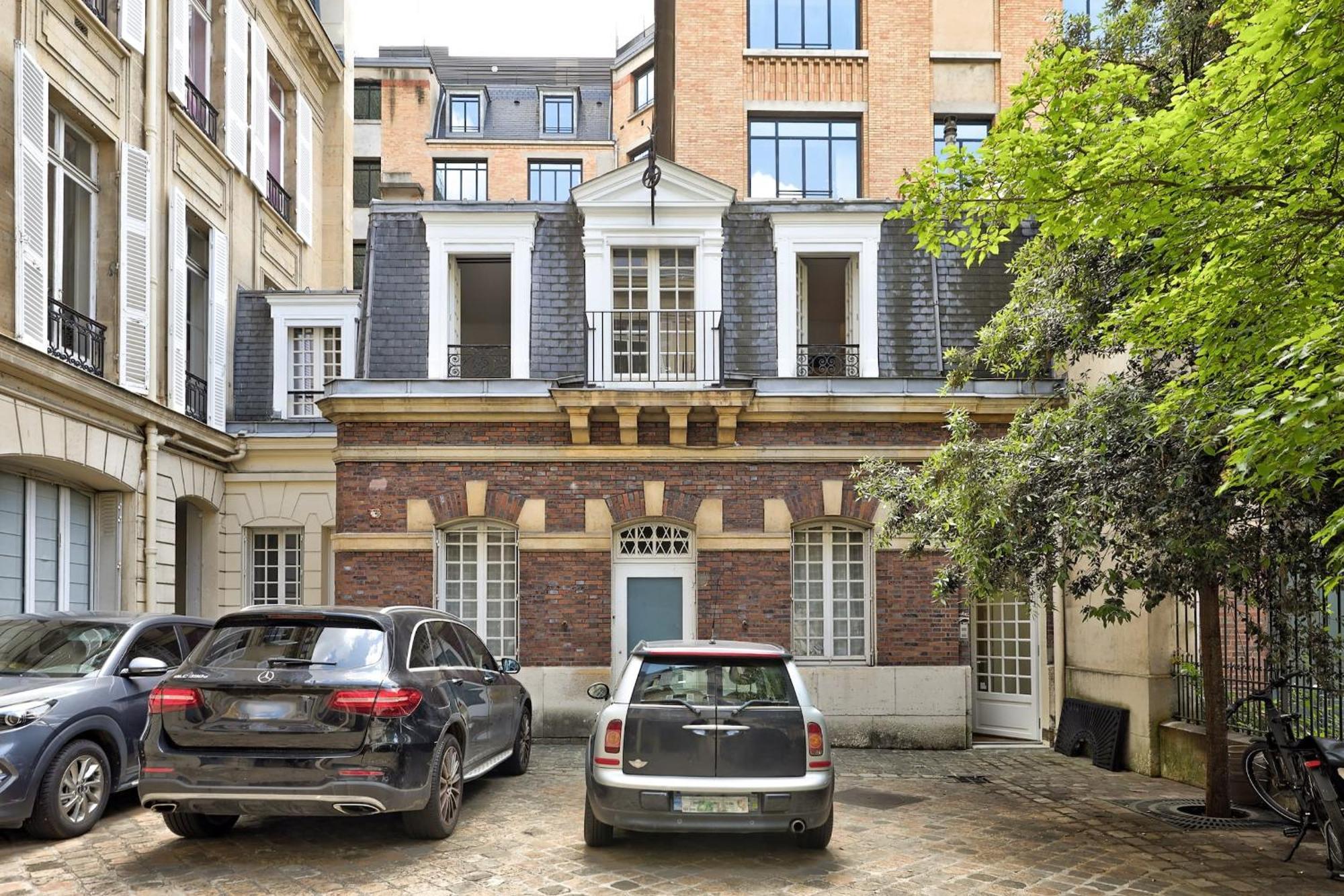 Champs-Elysees - 2Br With Balcony - Cityapartmentstay パリ エクステリア 写真